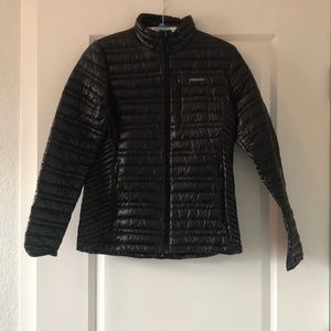 Patagonia women’s ultralight down jacket - small